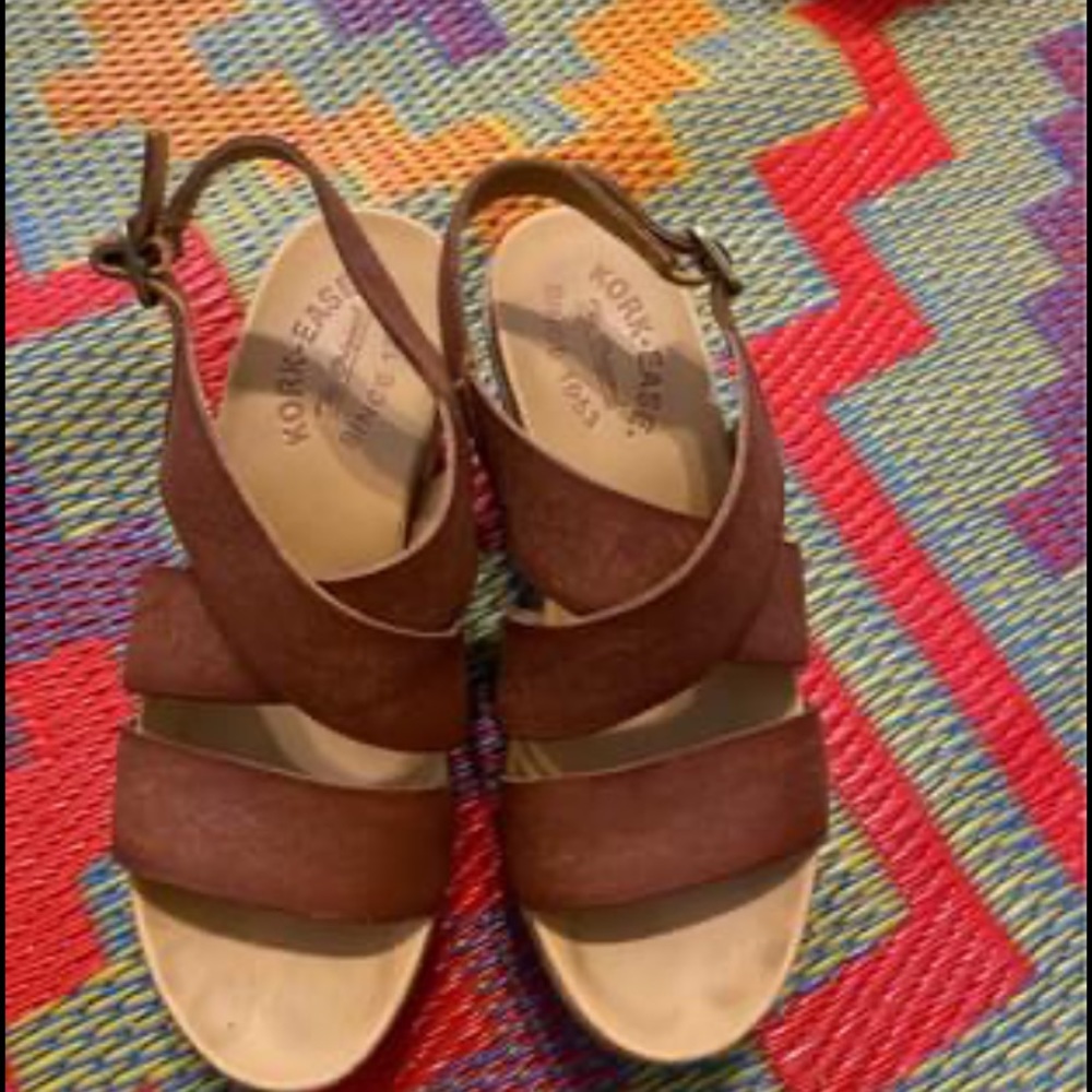 Size 6 barely worn Kork Ease wedge sandals